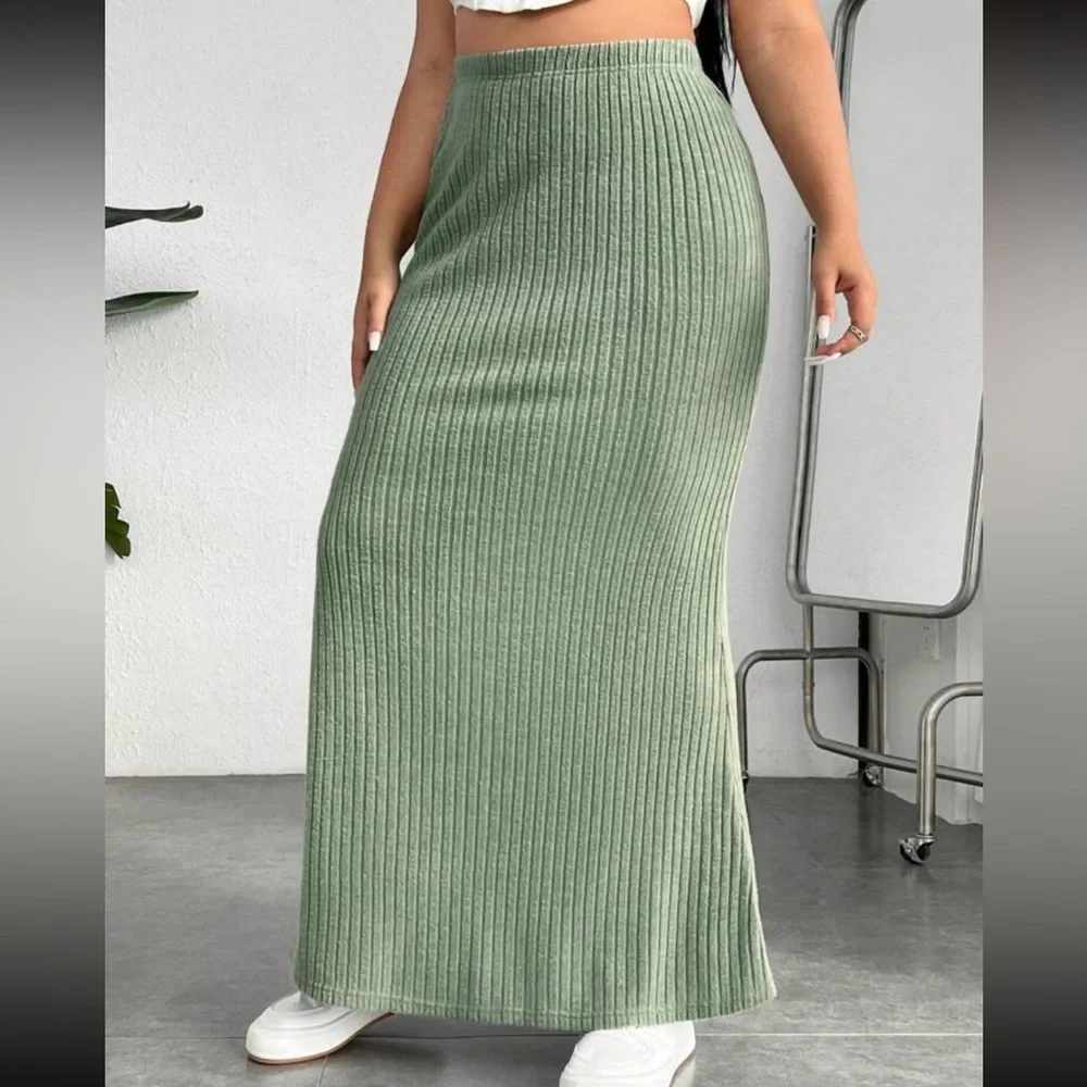 High Waist Solid Skirt β€οΈ - Picture 4 of 5